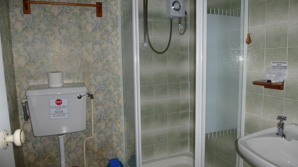 Whitehall Guest House 콜윈베이 외부 사진