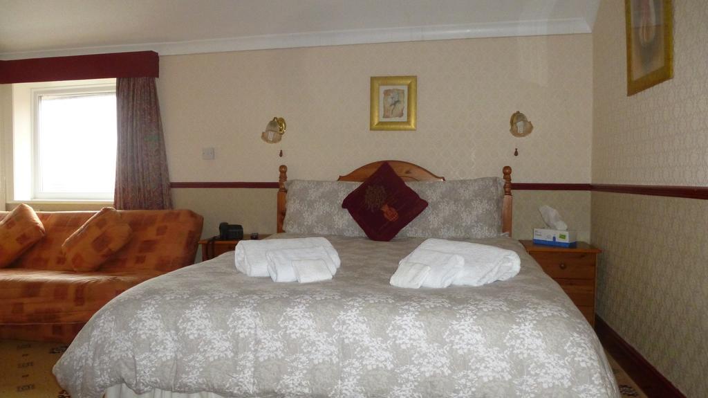 Whitehall Guest House 콜윈베이 외부 사진