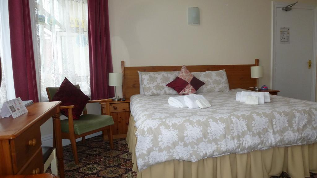 Whitehall Guest House 콜윈베이 외부 사진