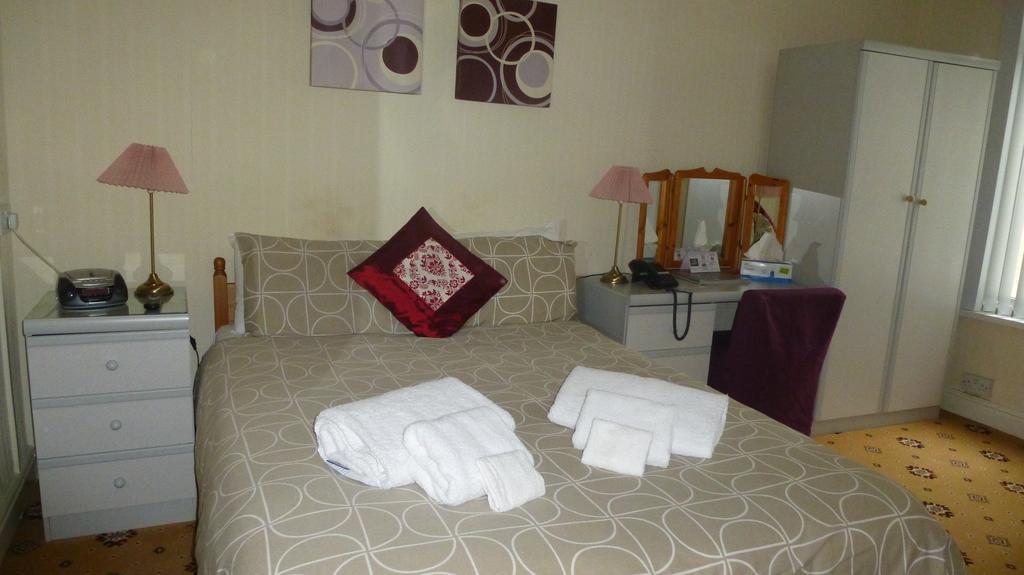 Whitehall Guest House 콜윈베이 외부 사진