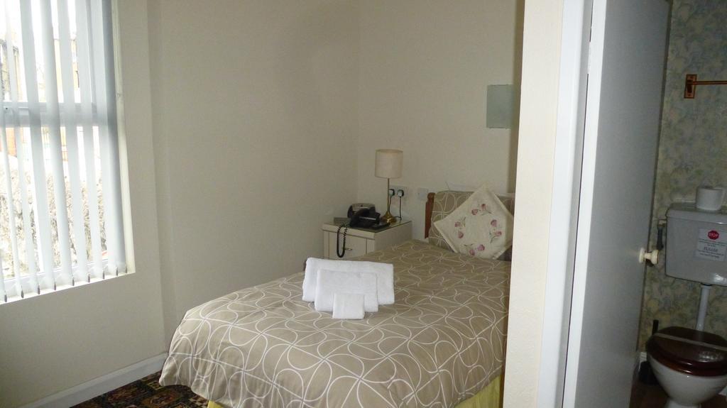 Whitehall Guest House 콜윈베이 외부 사진