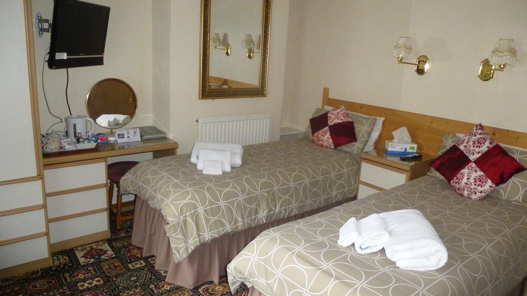 Whitehall Guest House 콜윈베이 외부 사진