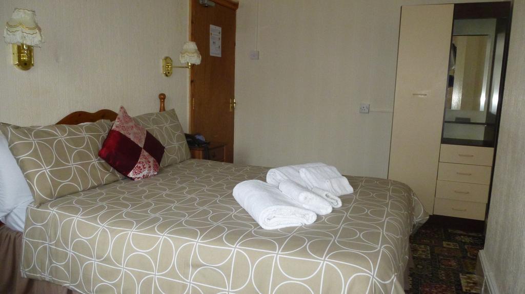 Whitehall Guest House 콜윈베이 외부 사진