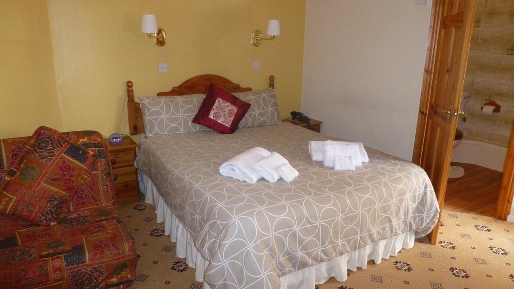 Whitehall Guest House 콜윈베이 외부 사진
