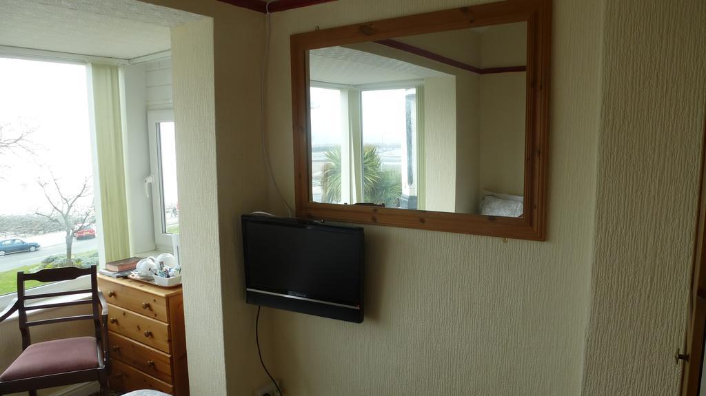 Whitehall Guest House 콜윈베이 외부 사진