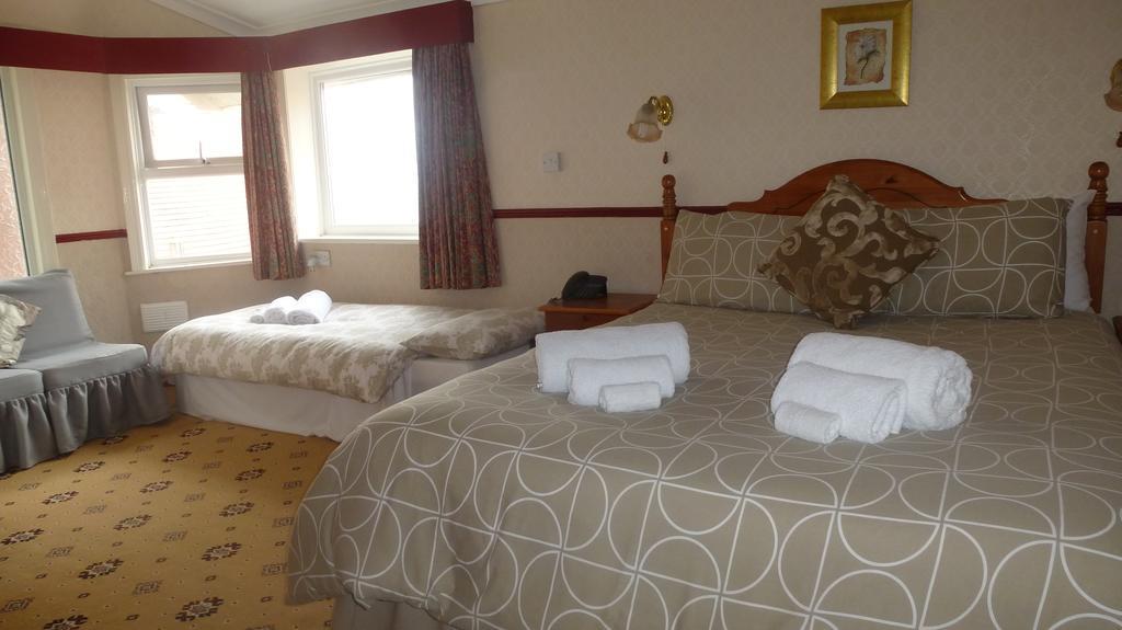 Whitehall Guest House 콜윈베이 외부 사진
